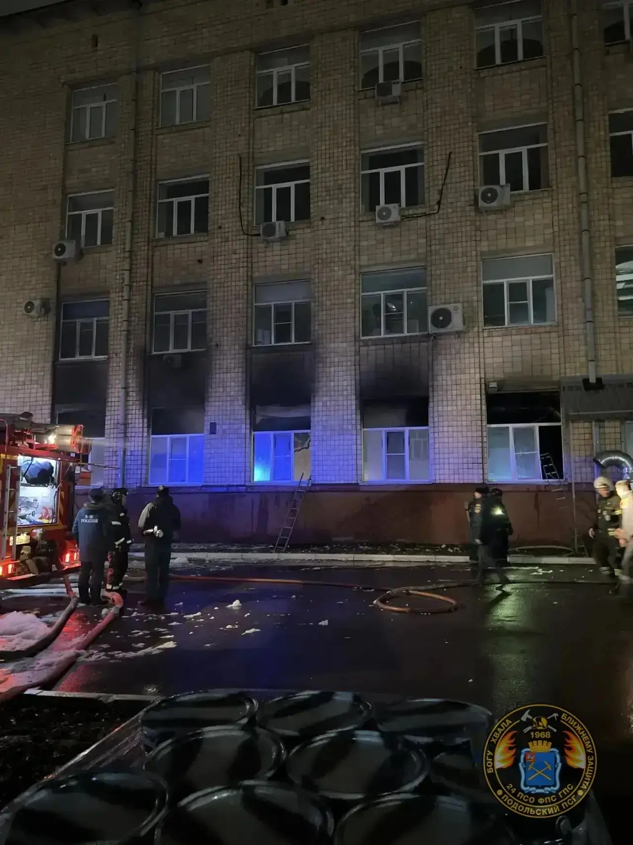 🚒 В Климовске потушили возгорание в производственном здании  Накануне в 22:35 на пульт центрального 