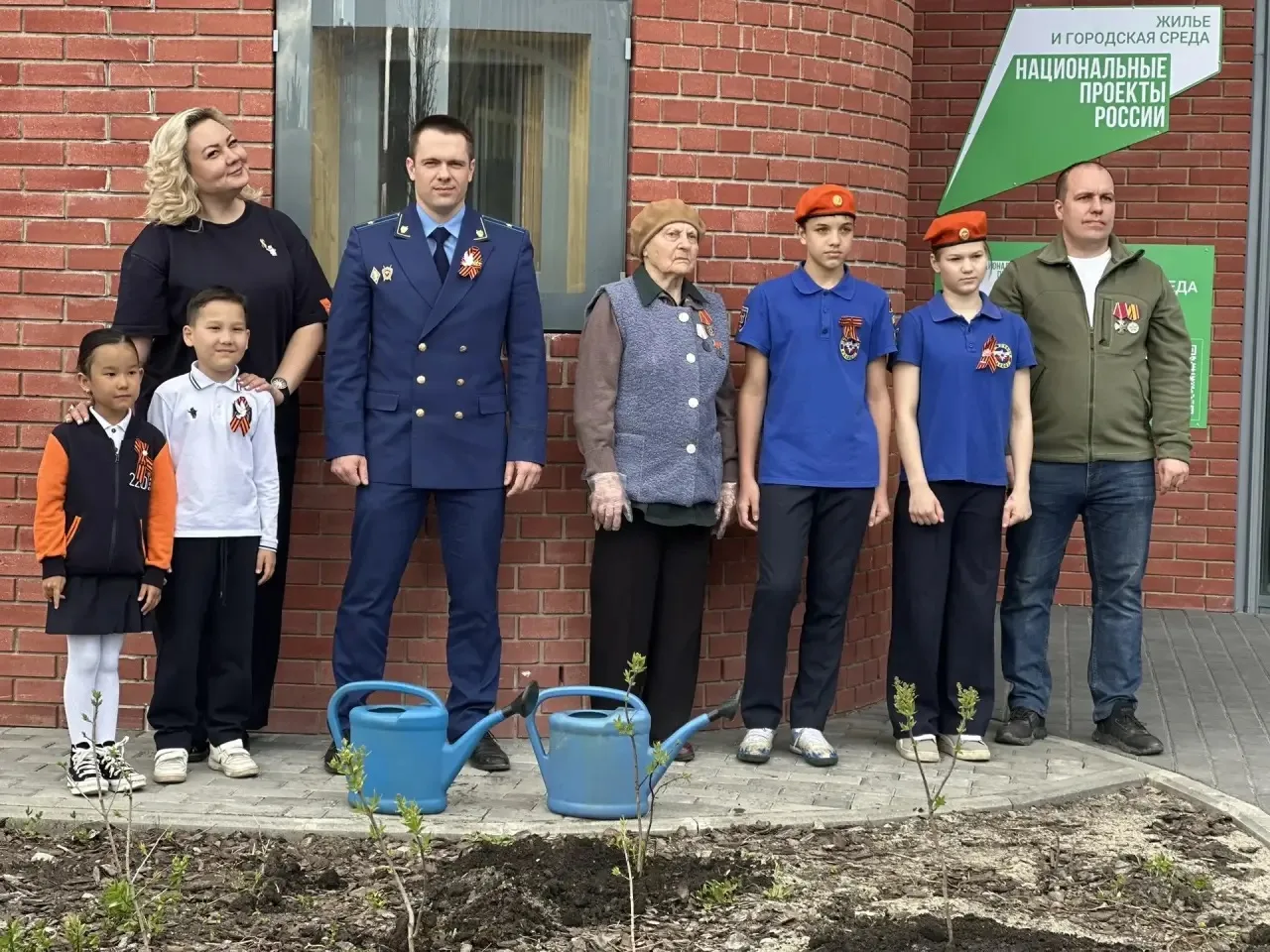 📍Прокурор Октябрьского района города Новосибирска Никита Огнев совместно с ветераном Великой Отечест