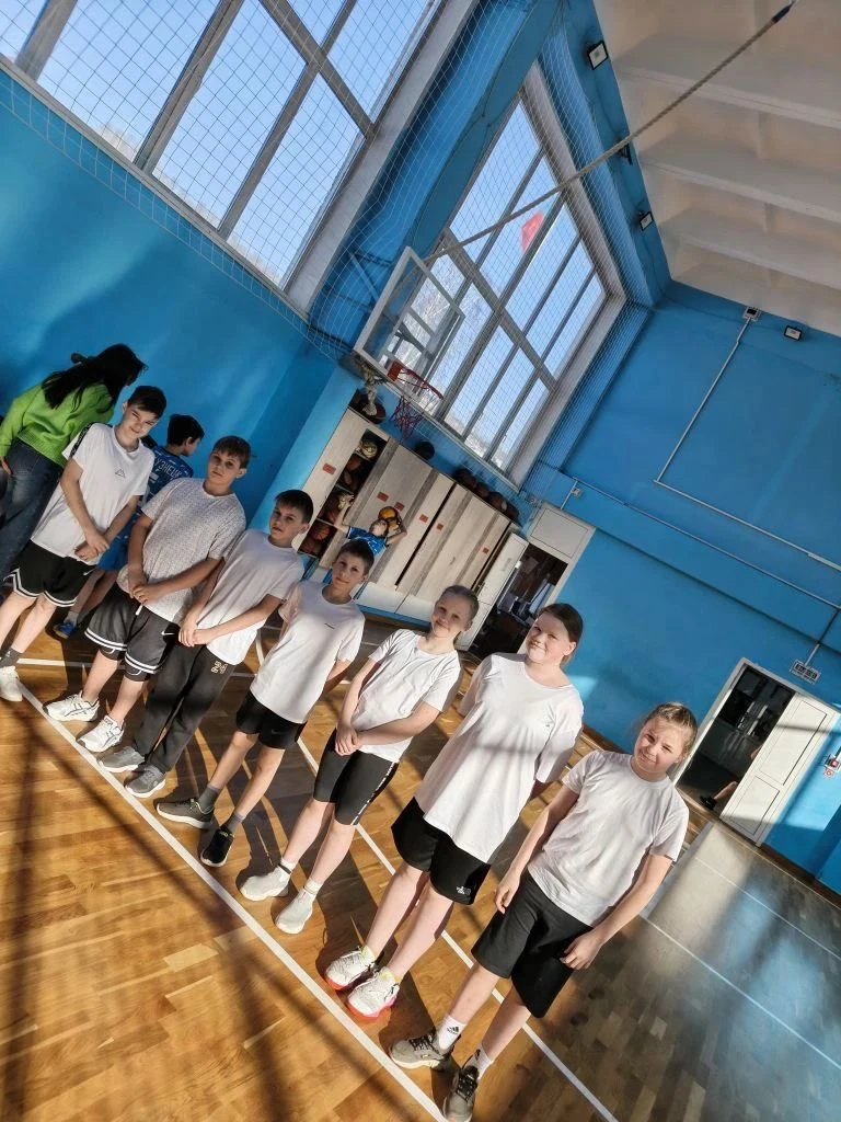🏐 13 февраля прошли Городские соревнования по пионерболу.                          Команда МБОУ СОШ1