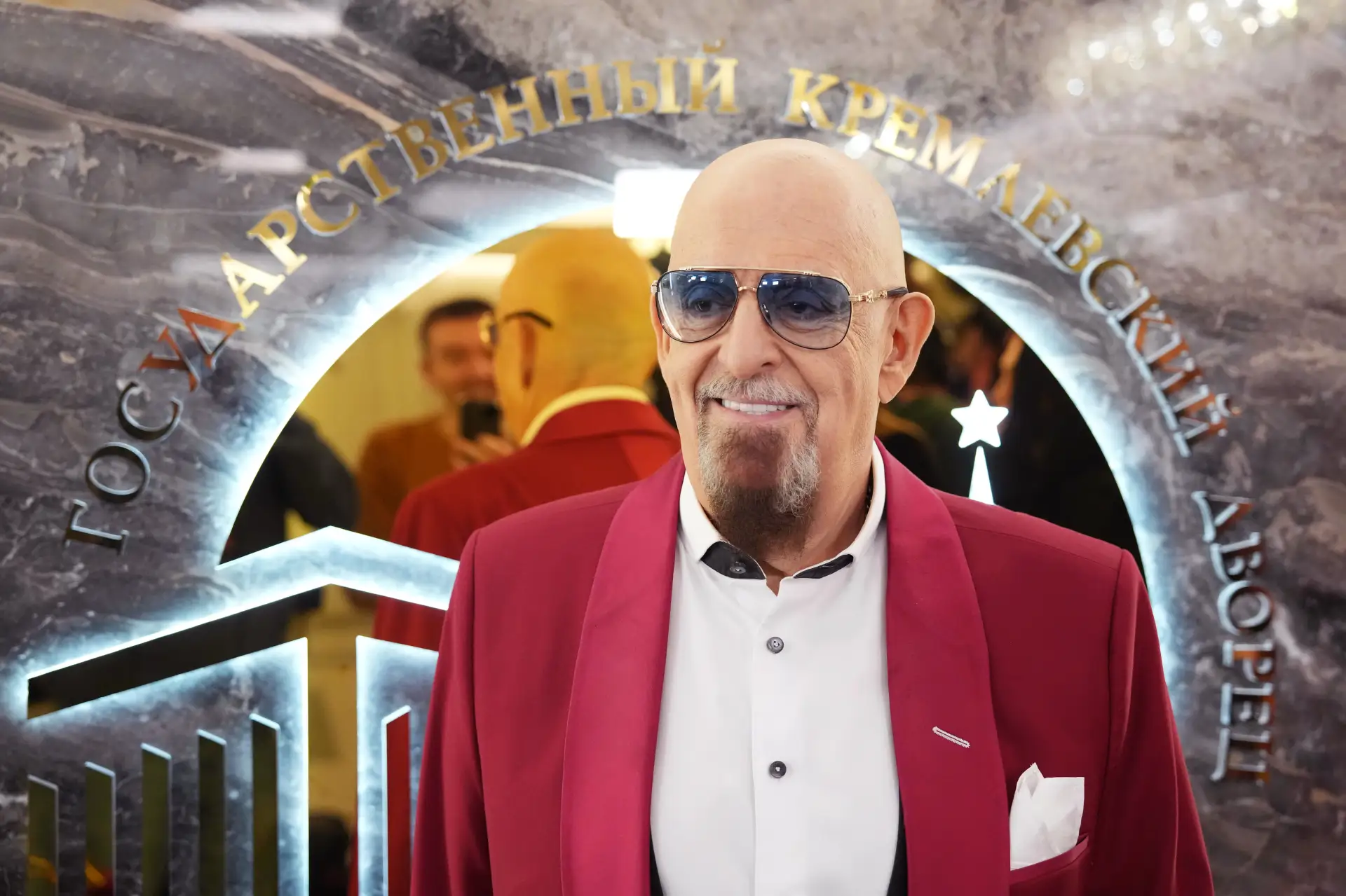 Михаил Шуфутинский в этом году перевернул календарь и стал народным артистом РФ. Владим...