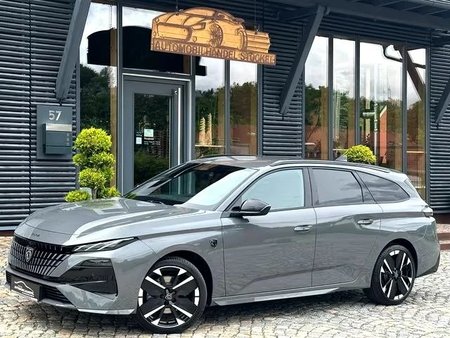🚘 Автомобиль в наличии у дилера и может стать Вашим!