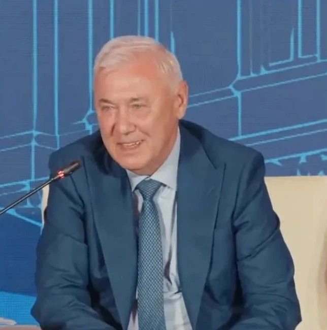 👤 Анатолий Аксаков (на фото слева) и Сергей Боярский снова возглавили профильные комит...