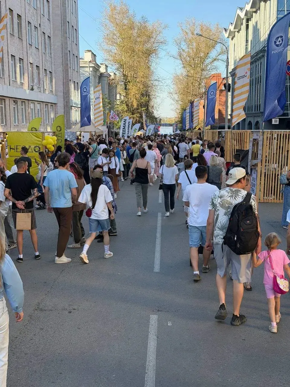 UPD На фесте Жимолость в шоколаде закончилась.. Но уже 16 сентября десерт появится в фи...