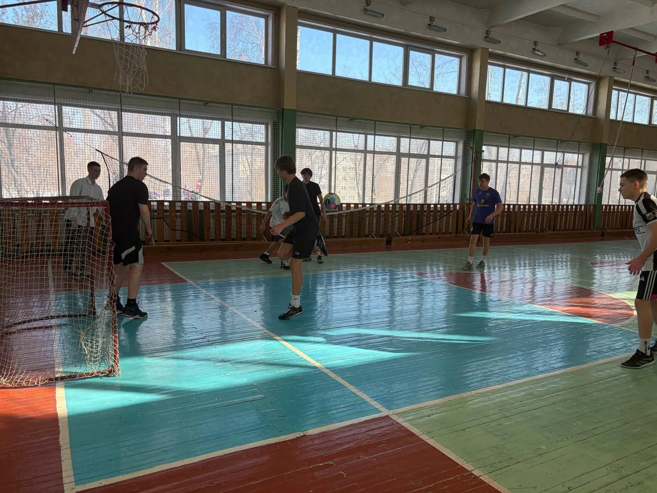⚽ 5 марта в рамках профилактической недели «Независимое детство!» прошел товарищеский матч между 10 