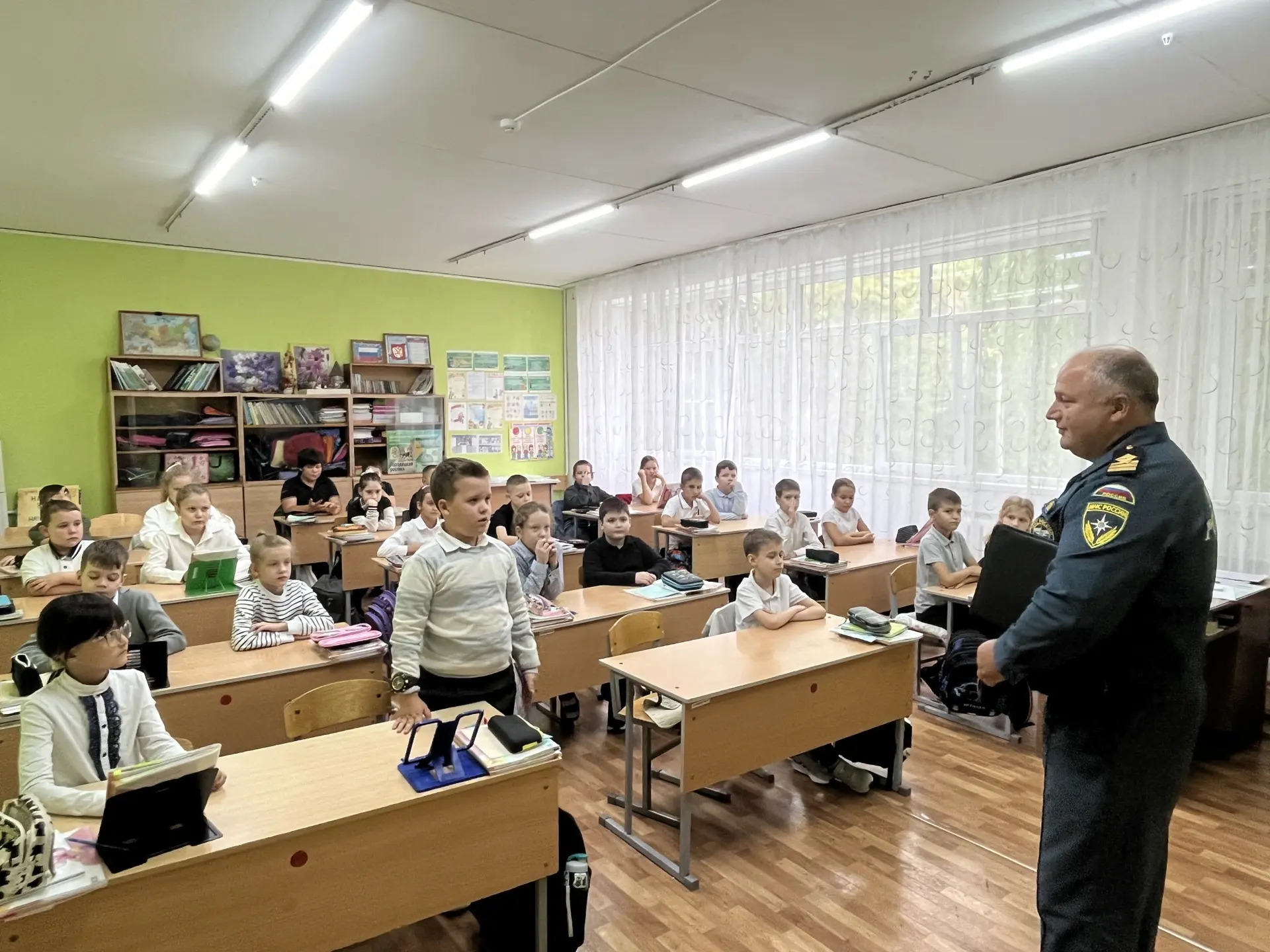 🔥🌊 Безопасность без границ: пожарная безопасность и безопасность на воде в нашей школ...