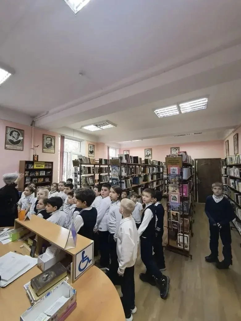 📚✨ Приключения первоклассников в библиотеке! ✨📚  Ученики 1«Г» класса отметили окончание обучения гра