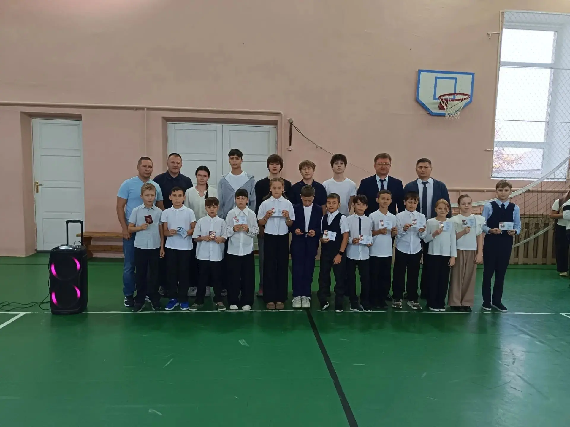 👍Сегодня на торжественной линейке произошло по-настоящему радостное событие — вручение...
