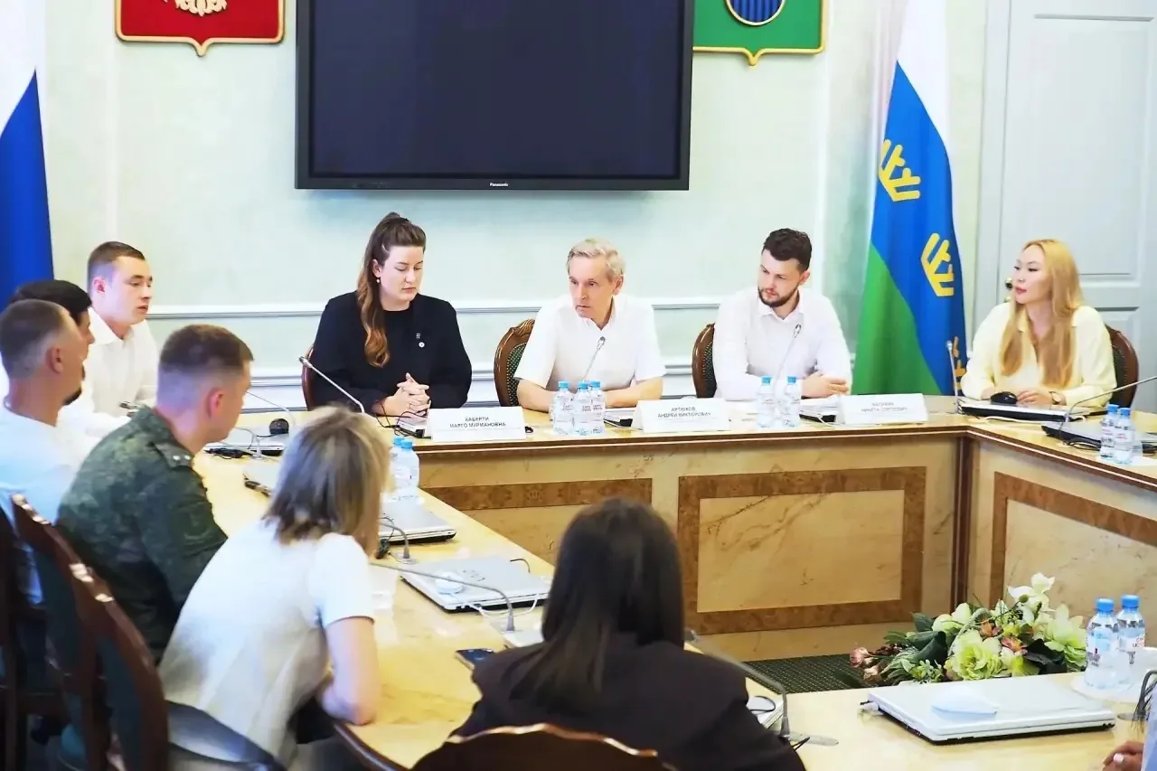 На расширенном заседании комиссии по социальной политике Общественной молодежной палаты...