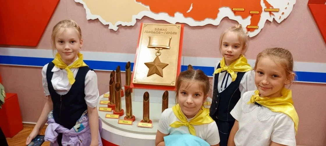 "Династии морского города" 22 мая  ученики из структурного подразделения 2 К и 6 З побывали на экску