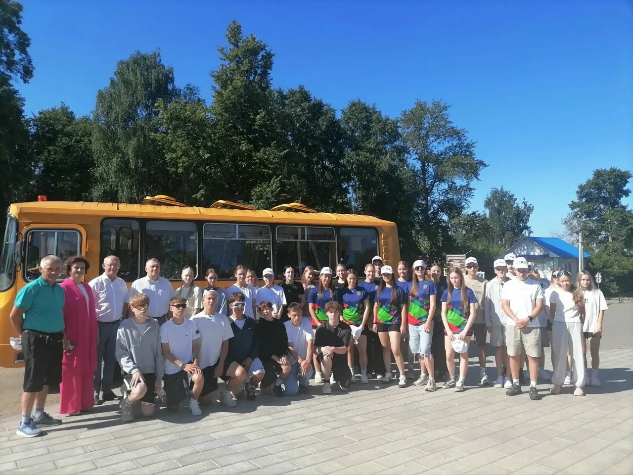 Сегодня 32 лучших спортсмена нашего района выехали в поселок Кез для участия в XXVI Рес...