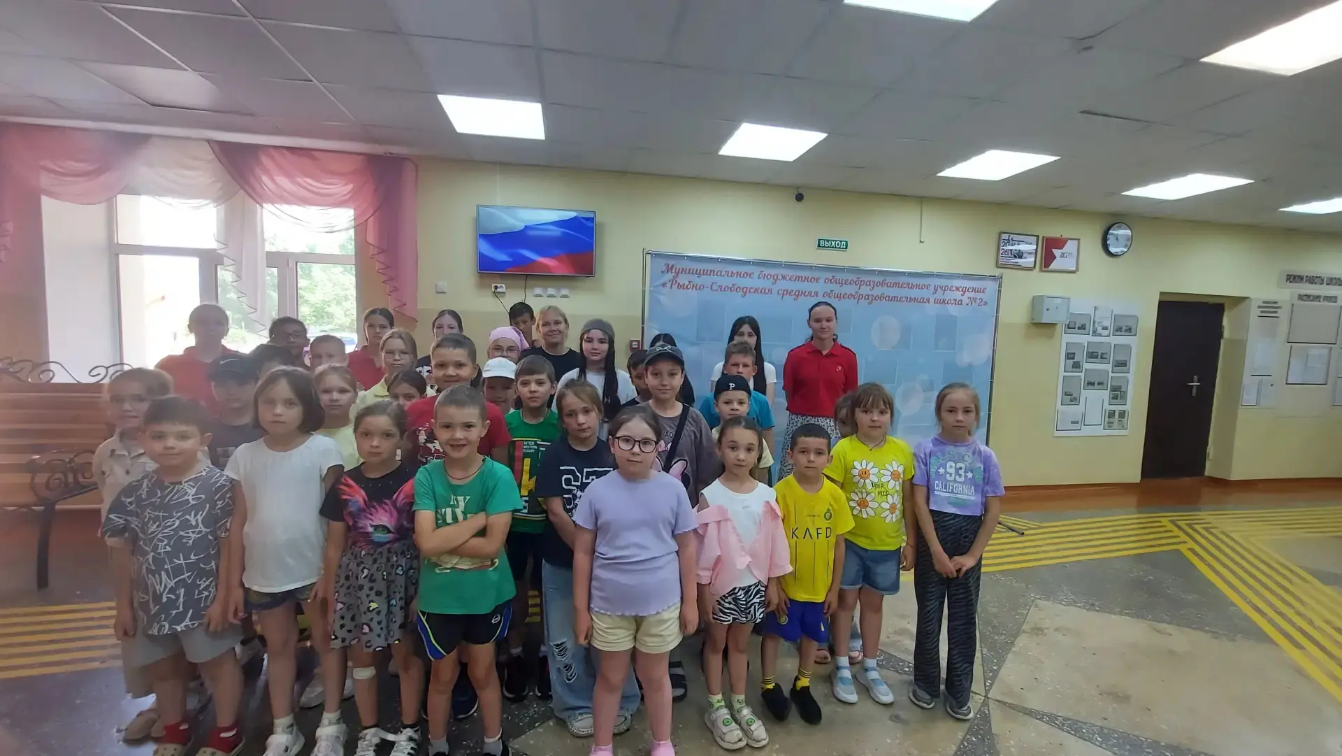 Гордость за страну начинается с детства.

12 июня мы отмечаем главный государственный праздник — ден