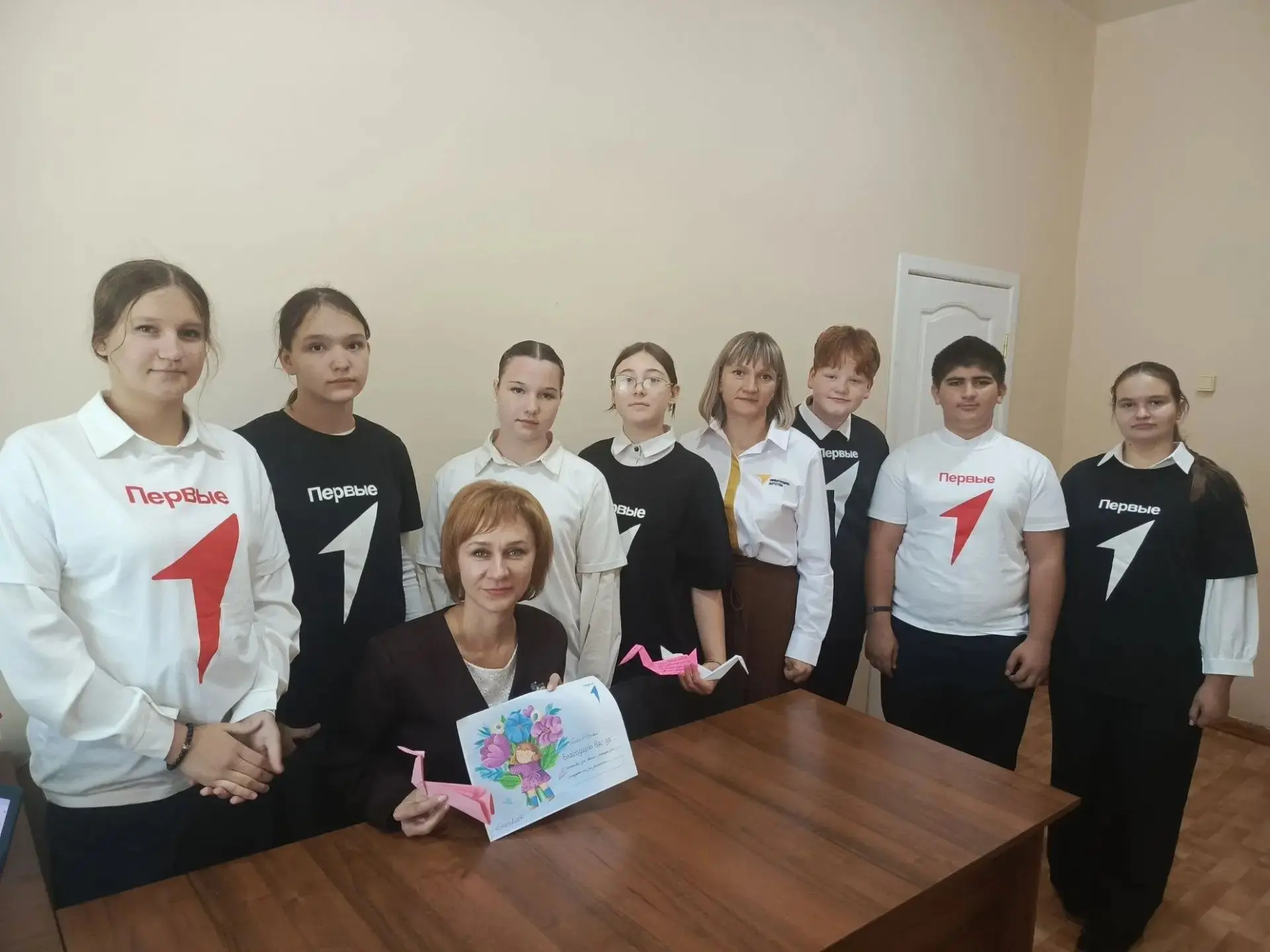 Всероссийская акция #Благодарю, посвященная Дню учителя, объединила всю нашу  школу: мл...
