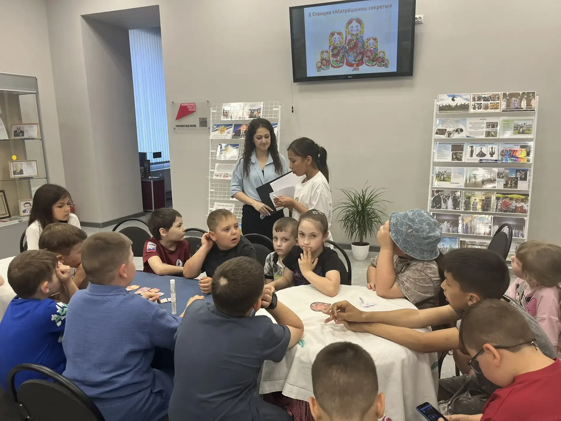 Сегодняшний день стал настоящим погружением в удивительный мир народных промыслов нашей...