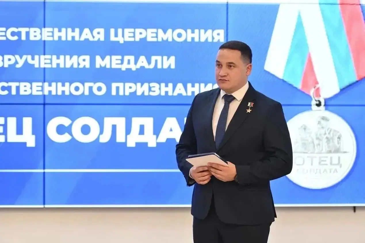 ‼️В Оренбурге Нурсултан Муссагалеев вручил медали «Отец солдата» отцам военнослужащих