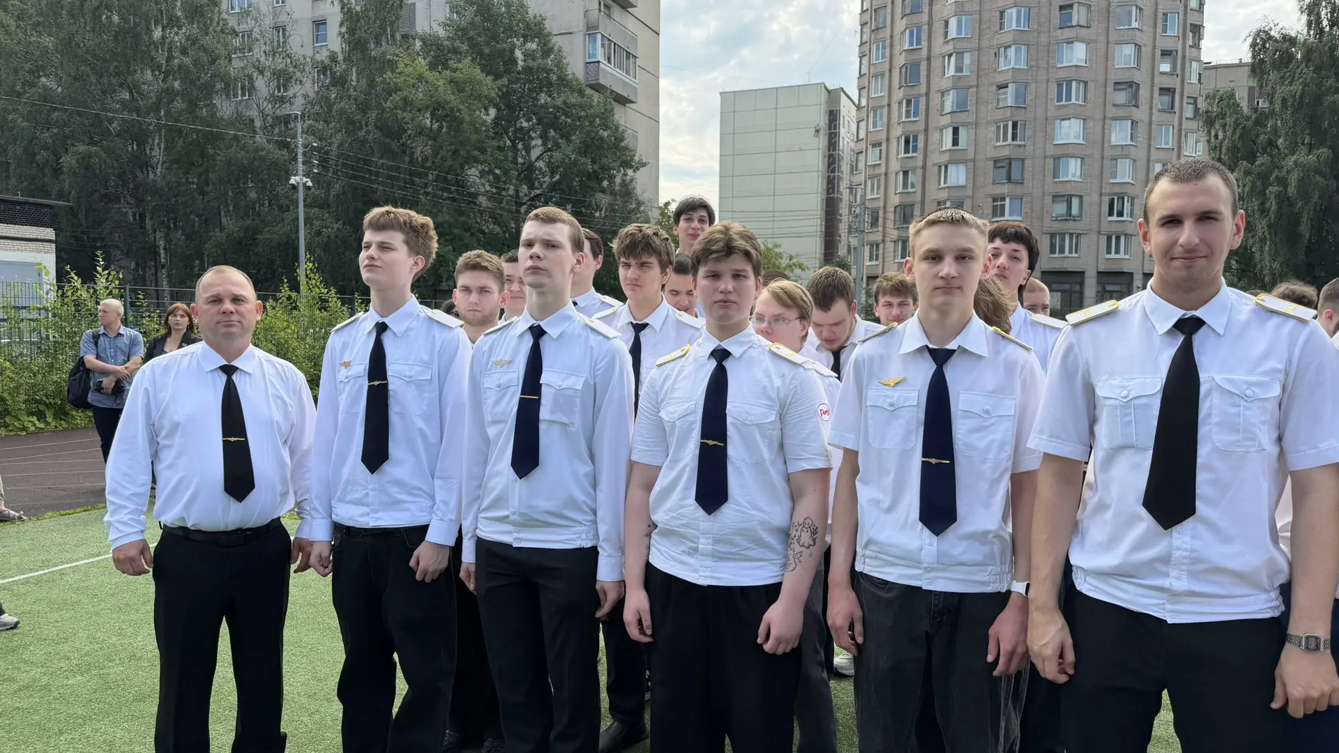 Дипломы вручены! В добрый путь! 
 
👏 Всего за этот учебный год колледж подготовил 463 специалиста д