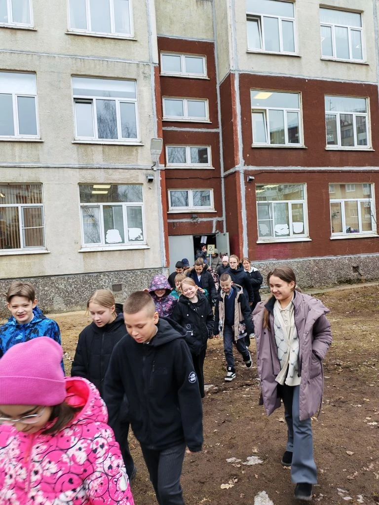 📢 Внеплановая тренировочная пожарная эвакуация  Сегодня в нашей школе прошла внеплановая тренировочн