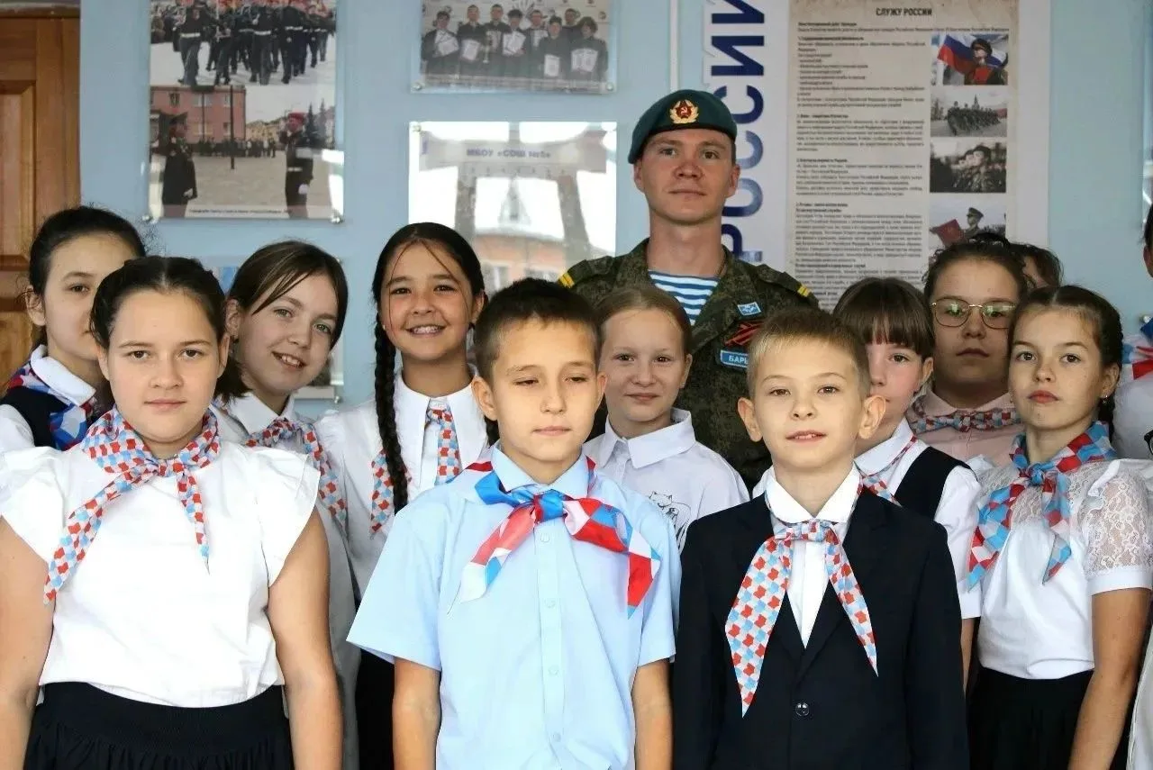 Он вернулся в родную школу с желанием воспитать защитников