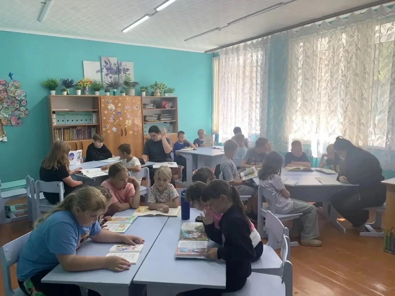 День в школьном лагере "Радуга": веселье и творчество!

Сегодня, 23 июня, ребята из школьного лагеря