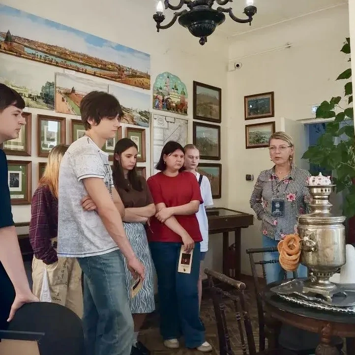 🏛️ Экскурсия в музей-усадьбу Бекетова по Пушкинской карте

🎫 Студенты группы 1.41 ПК Алуштинского 