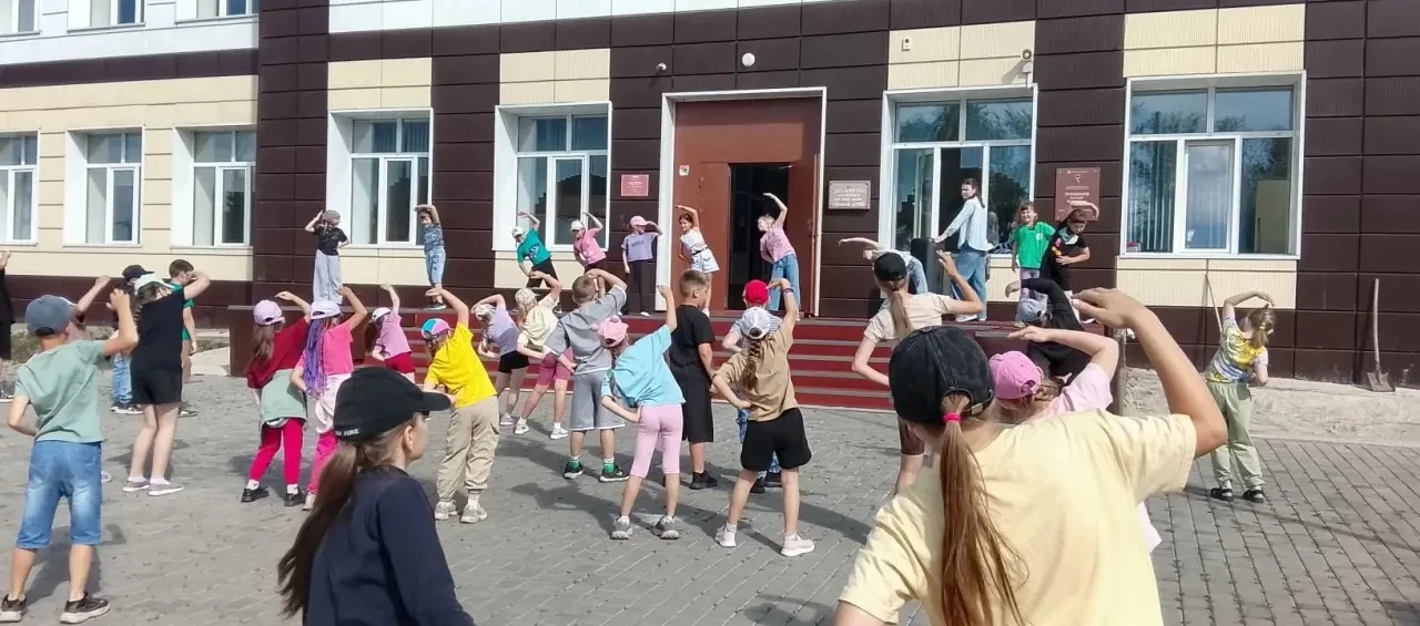 🌞 День 19: Энергия, знания и немного тишины

Наш 19-й день в пришкольном лагере начался с привычног
