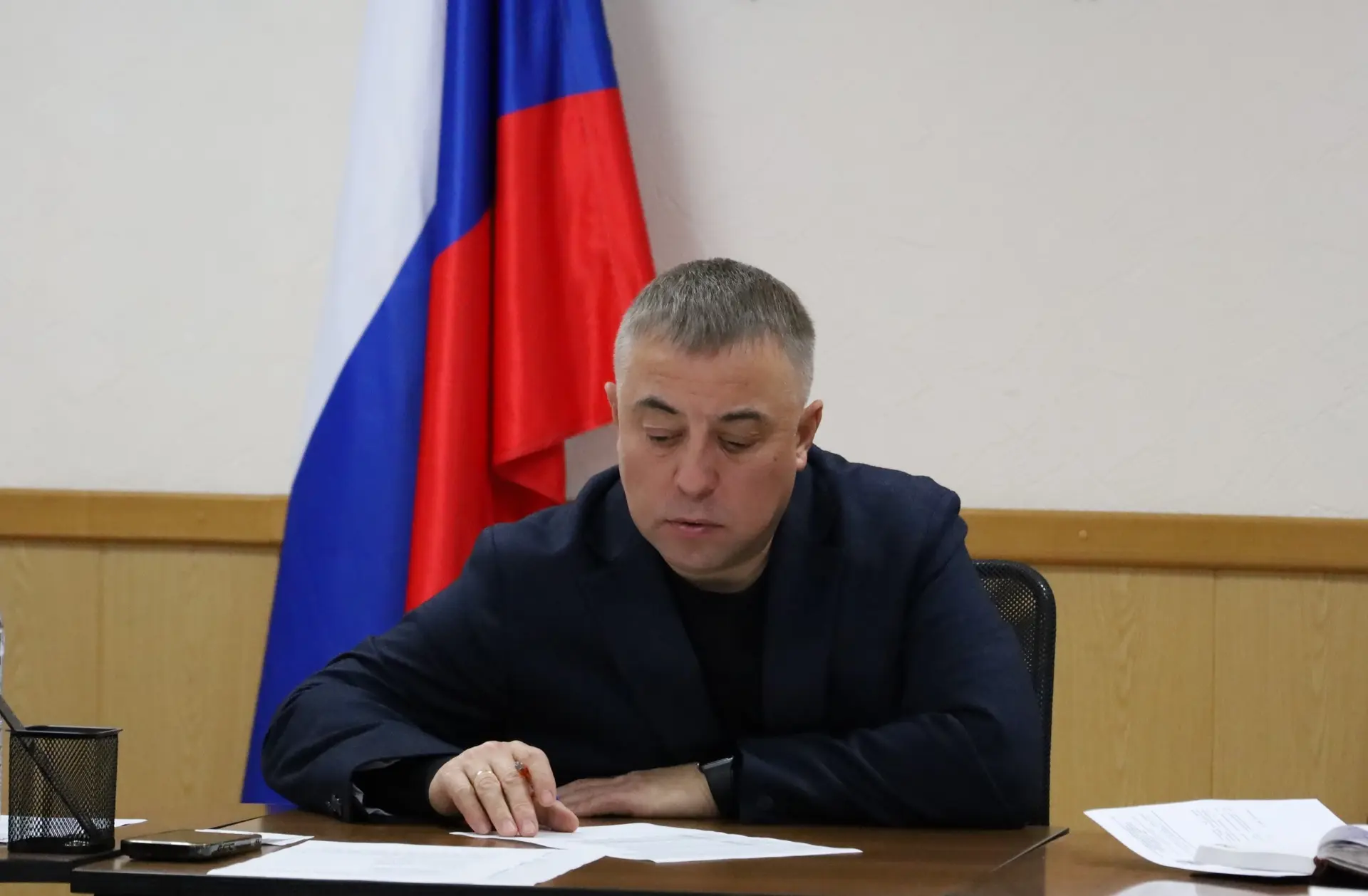 Утро понедельника начали с оперативного совещания. Основной вопрос на повестке  - старт...