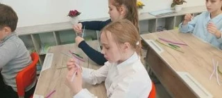В 4А классе прошёл настоящий весенний мастер-класс по изготовлению пасхального букета! Ребята с боль
