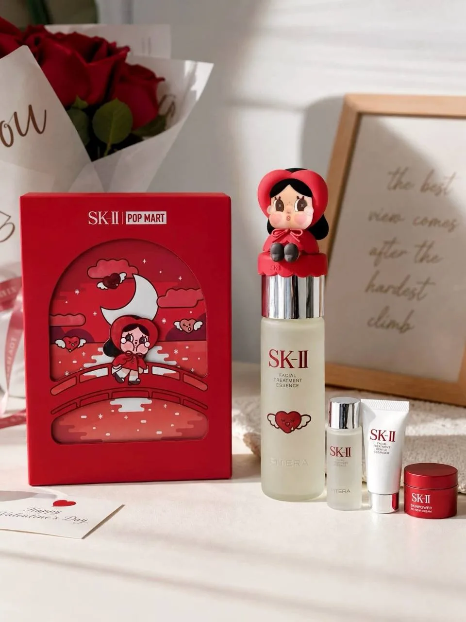 Игрушки Pop Mart теперь представлены в косметике — бренд объединился с SK-II и выпустил лимитированн