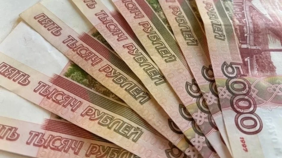Юрист назвал повреждения, с которыми магазин не примет купюру