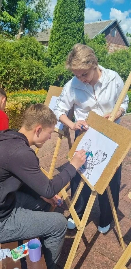 Творческий калейдоскоп «Искусство детям»

👉В нашей школе состоялось душевное мероприятие, посвящённ