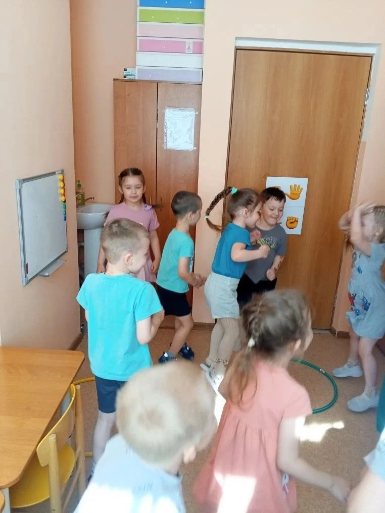 Сегодня в нашем детском саду состоялась квест-игра "Я и моя семья", посвященные Дню сем...