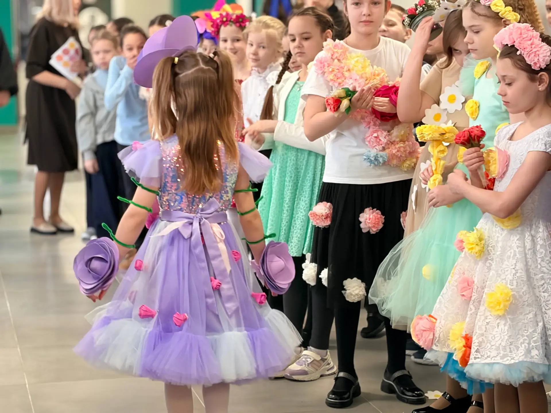 💐Шестой в стиле весны🌸  У нас в лицее в пятницу случилось нечто, что заставило всех почувствовать ве
