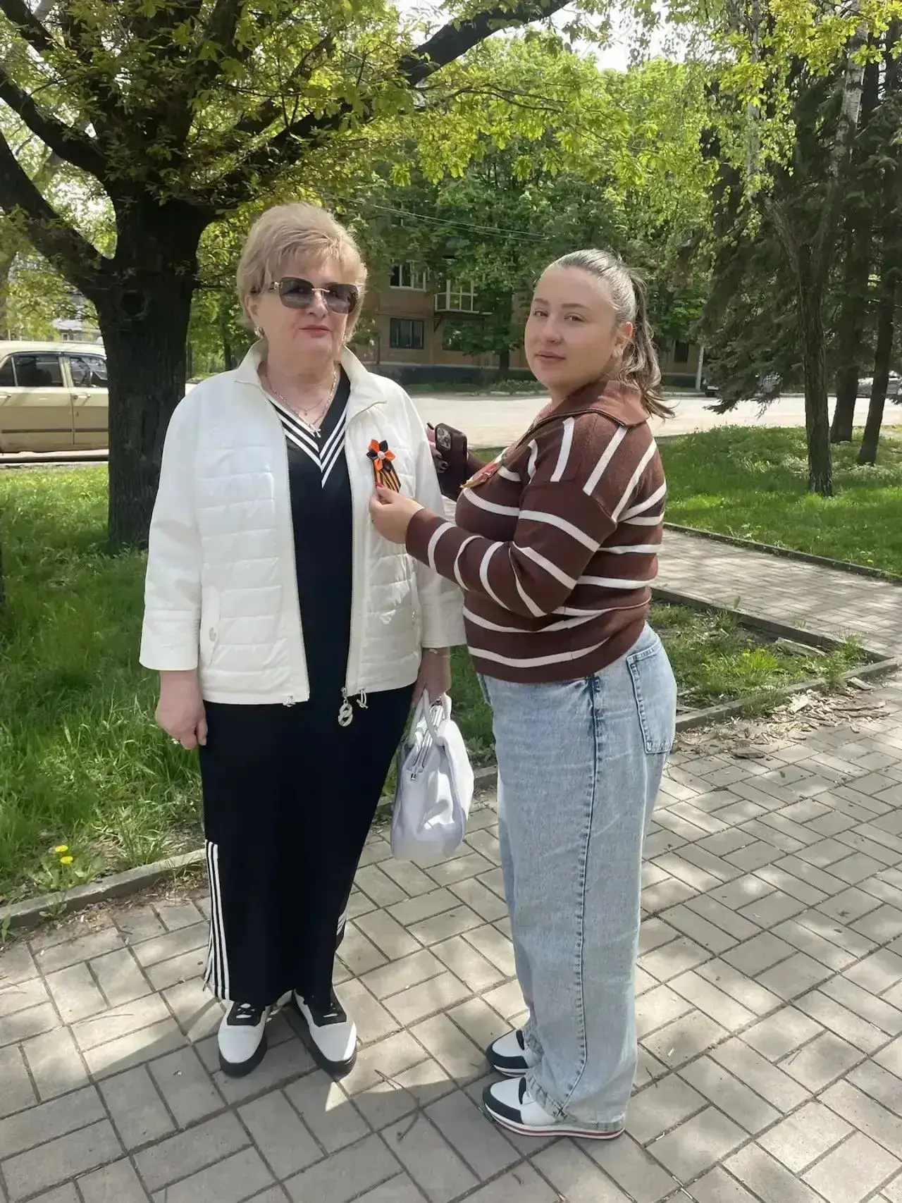 Акция «Георгиевская ленточка»: символ памяти и благодарности объединил жителей Макеевки  В преддвери
