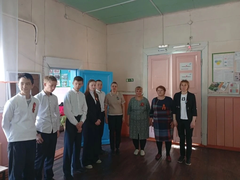 Сегодня в нашей школе под девизом «Мы помним, мы гордимся!» стартовала акция «Георгиевс...