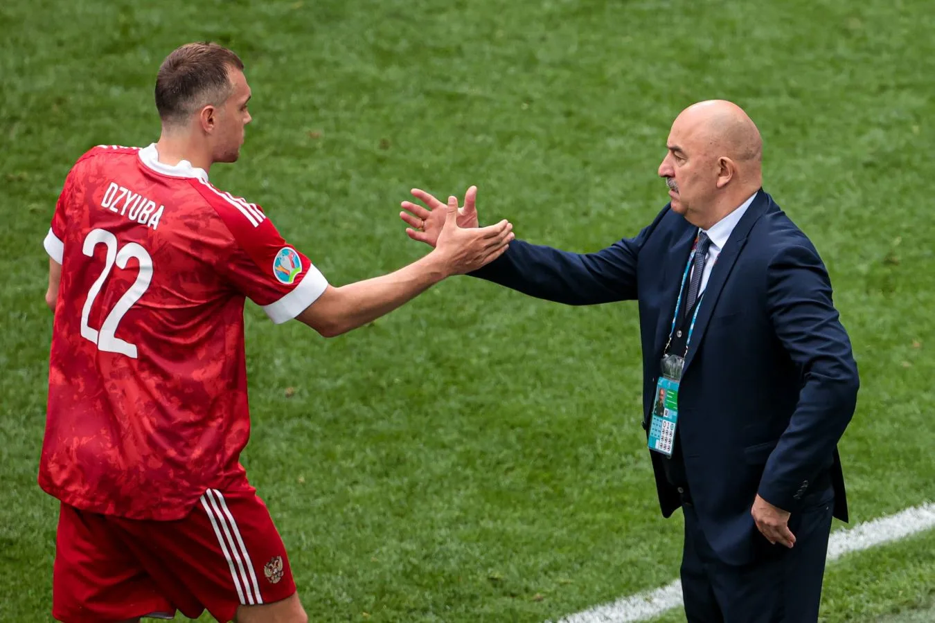 ⚽️Нападающий Артем Дзюба оставил след в российском футболе. Такое мнение высказал главн...