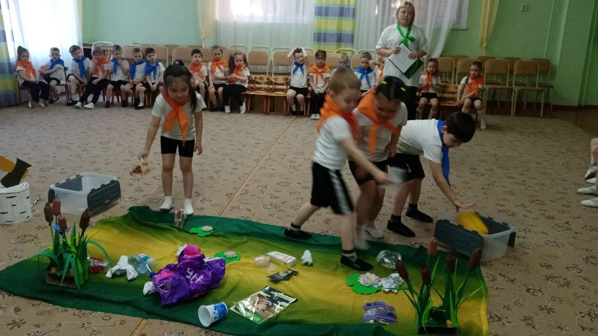 «Эколята — юные защитники природы»: под таким названием прошли экологические занятия в ...