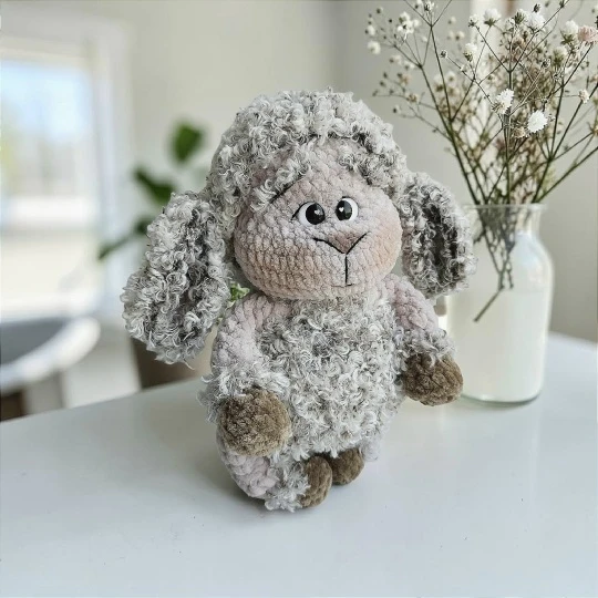 Овечка (козочка) забавная Марьяша🐑🫠 Символ 2027 г. 🎉🎄 Неимоверно мягкая буклированная пряжа, игр