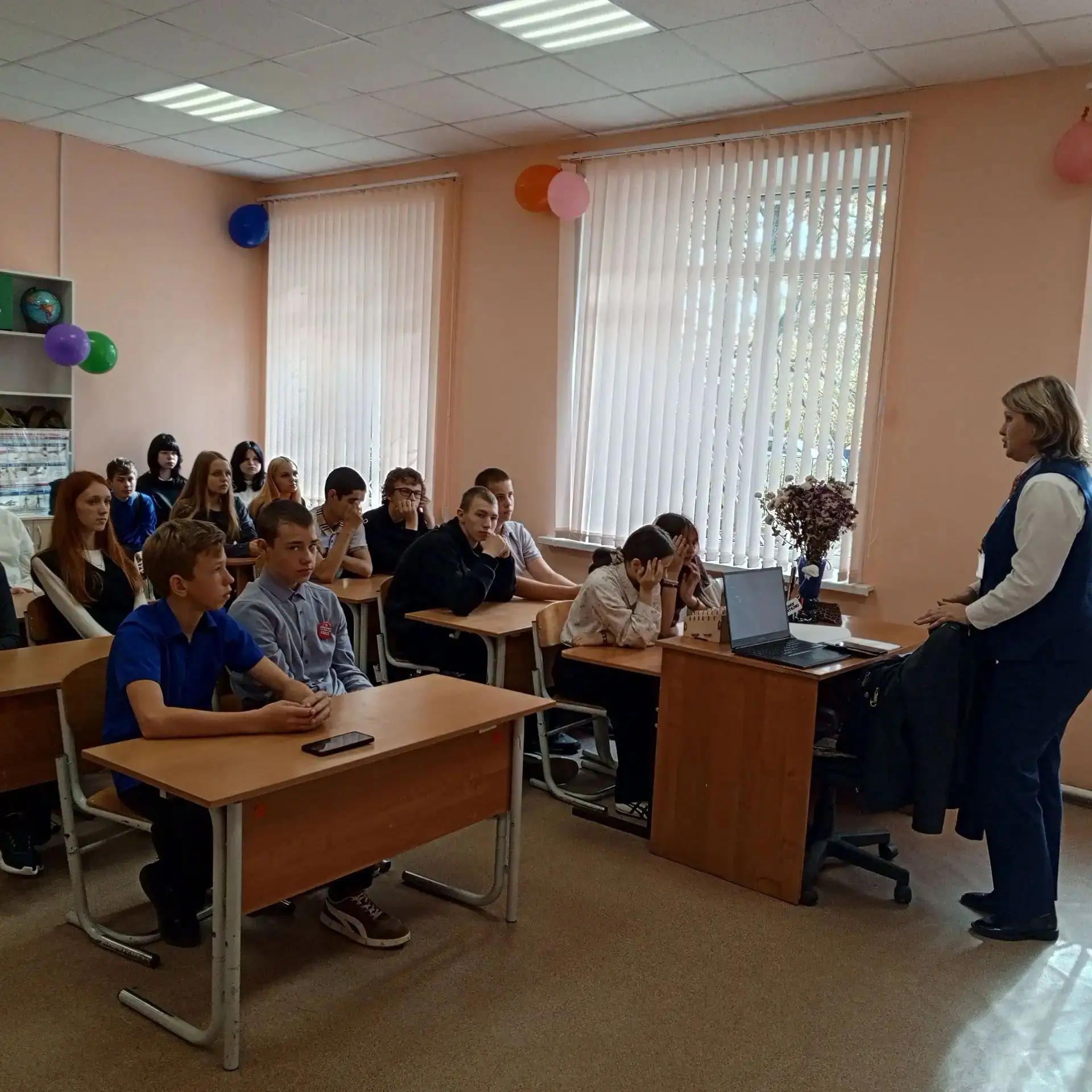 💬Начальник кадрового центра «Работа России» п.Парфино Надежда Николаевна Ефимова прове...