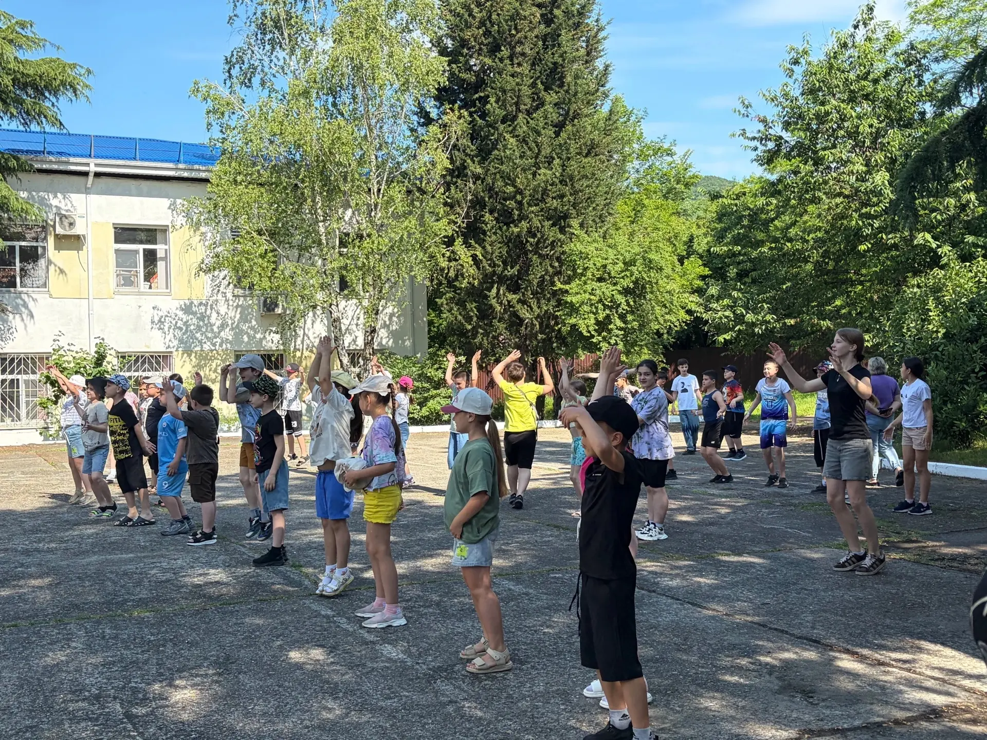 🌟 Сегодня в школьном лагере «Чайка» и трудовом лагере «Круто» завершился День всезнаек! 📚🧠

☀️ Ут