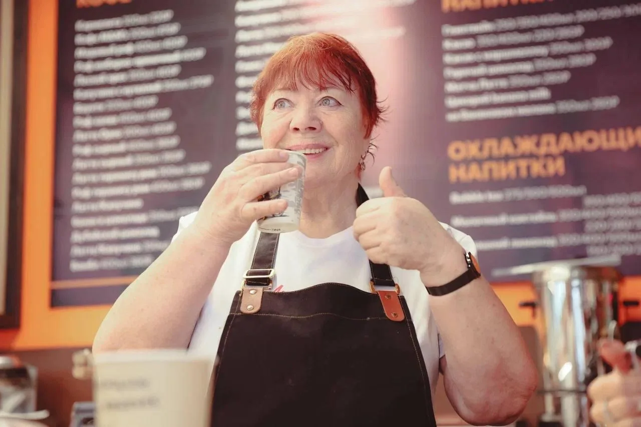 ☕️ Что может быть лучше утреннего кофе?  Только кофе в парке! 🌲💚 Участники проекта «Активное долголе