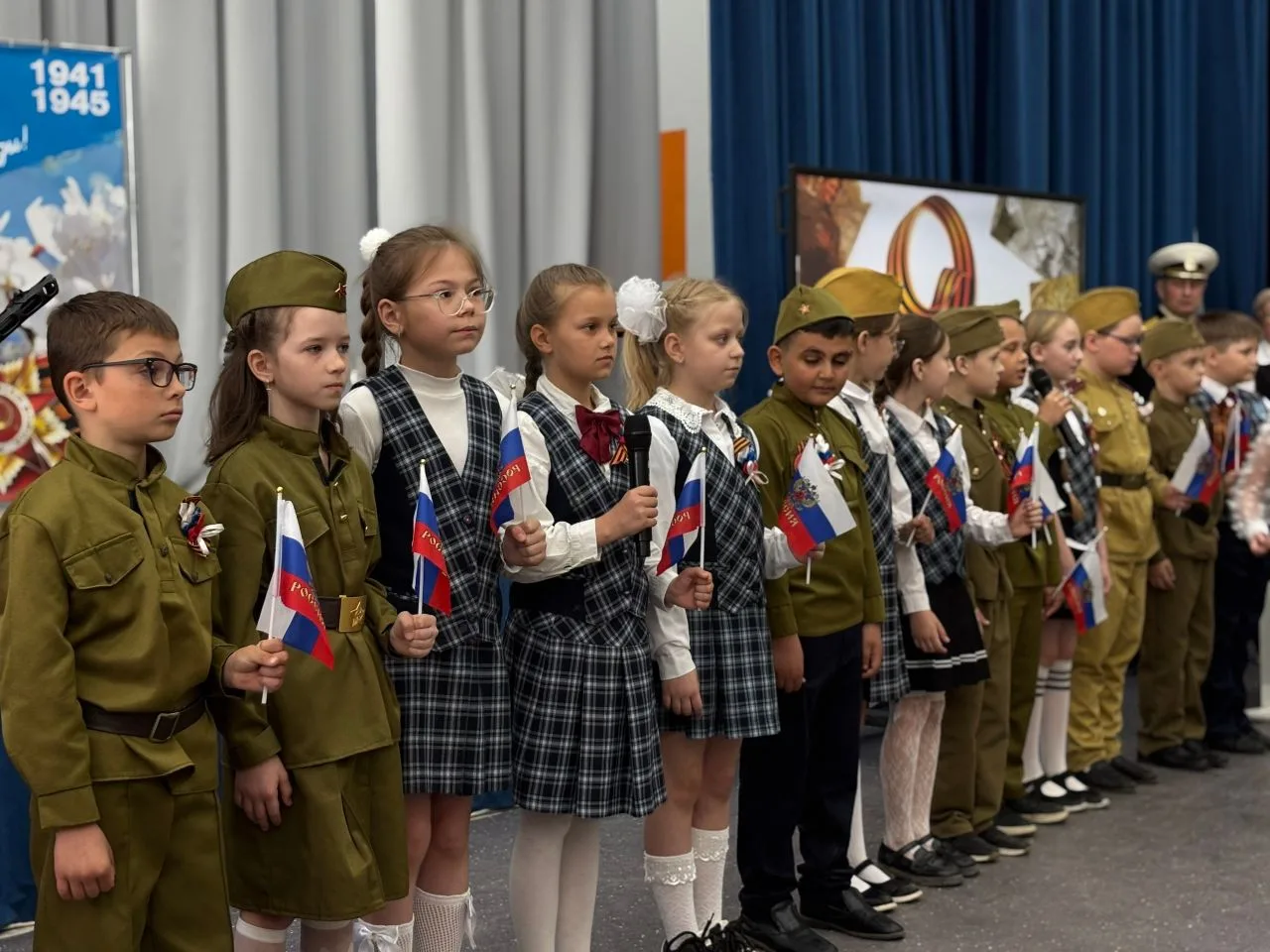 🇷🇺Линейка, посвящённая Дню Победы в Великой Отечественной войне среди 5-7 классов🇷🇺  9 мая — это не 