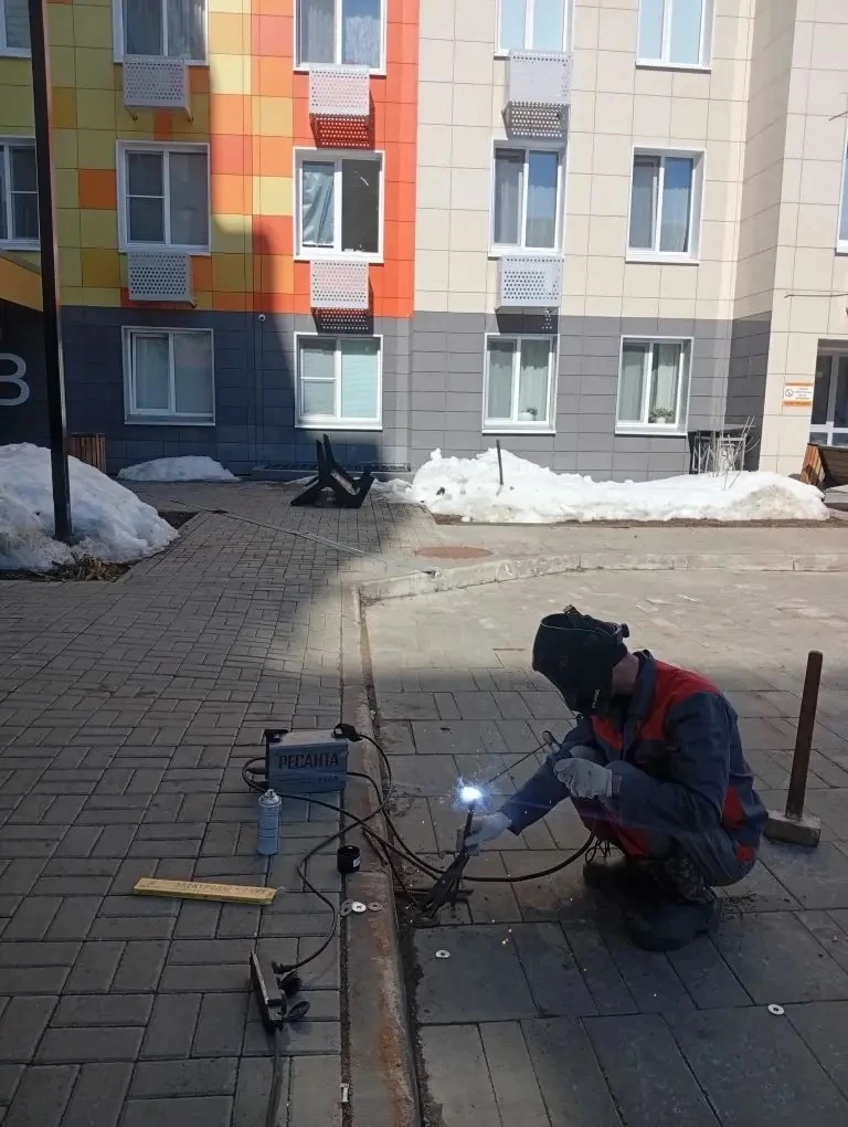 🔨После схода снежного покрова провели планово-восстановительные работы малых архитекту...