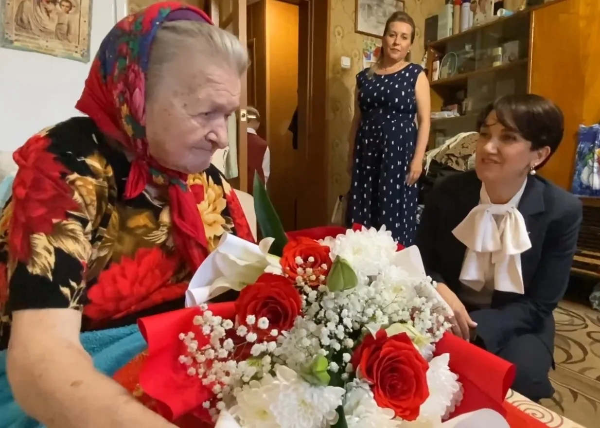 🎉 Жительница Лодейнопольского района Анна Серенко отпраздновала 94-летие

На прошлой неделе свой 94