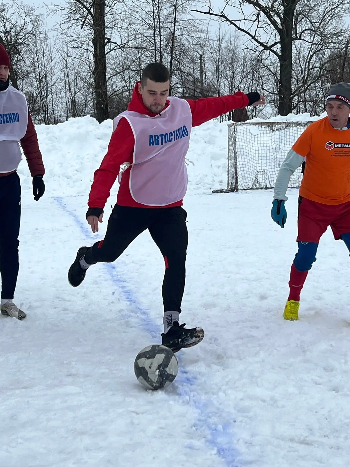 ❄ Футбол на снегу!  1 марта на стадионе "Спартак" прошел традиционный ежегодный турнир «Футбол на сн