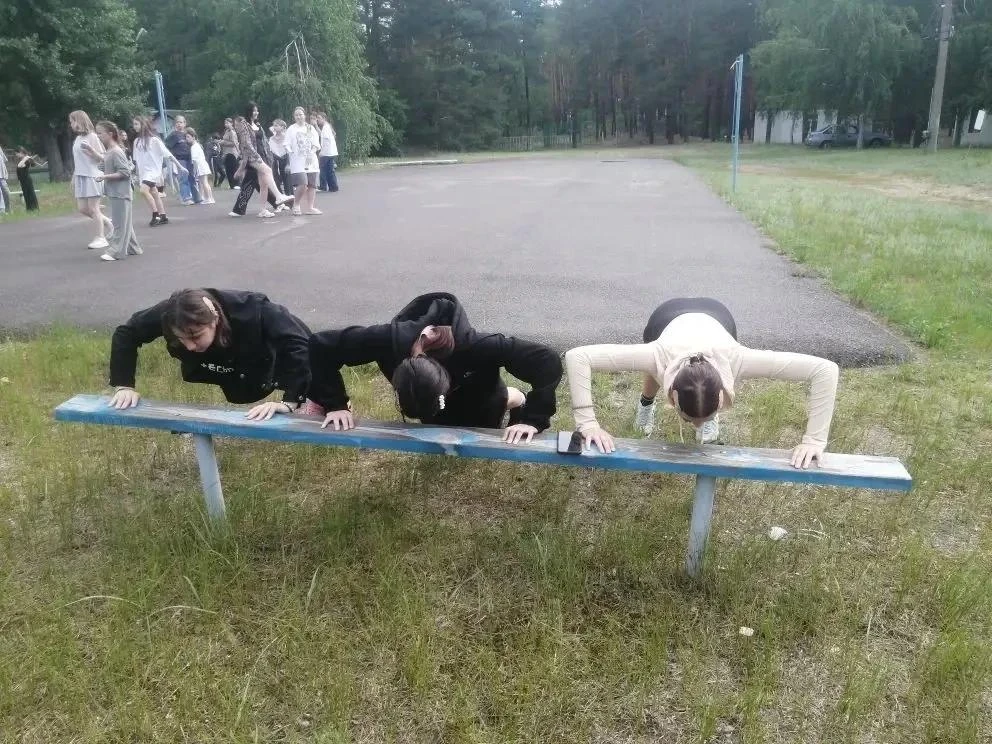 Бодрое утро в лагере!

Каждое утро в летнем лагере для воспитанников Донецкого центра помощи детям н