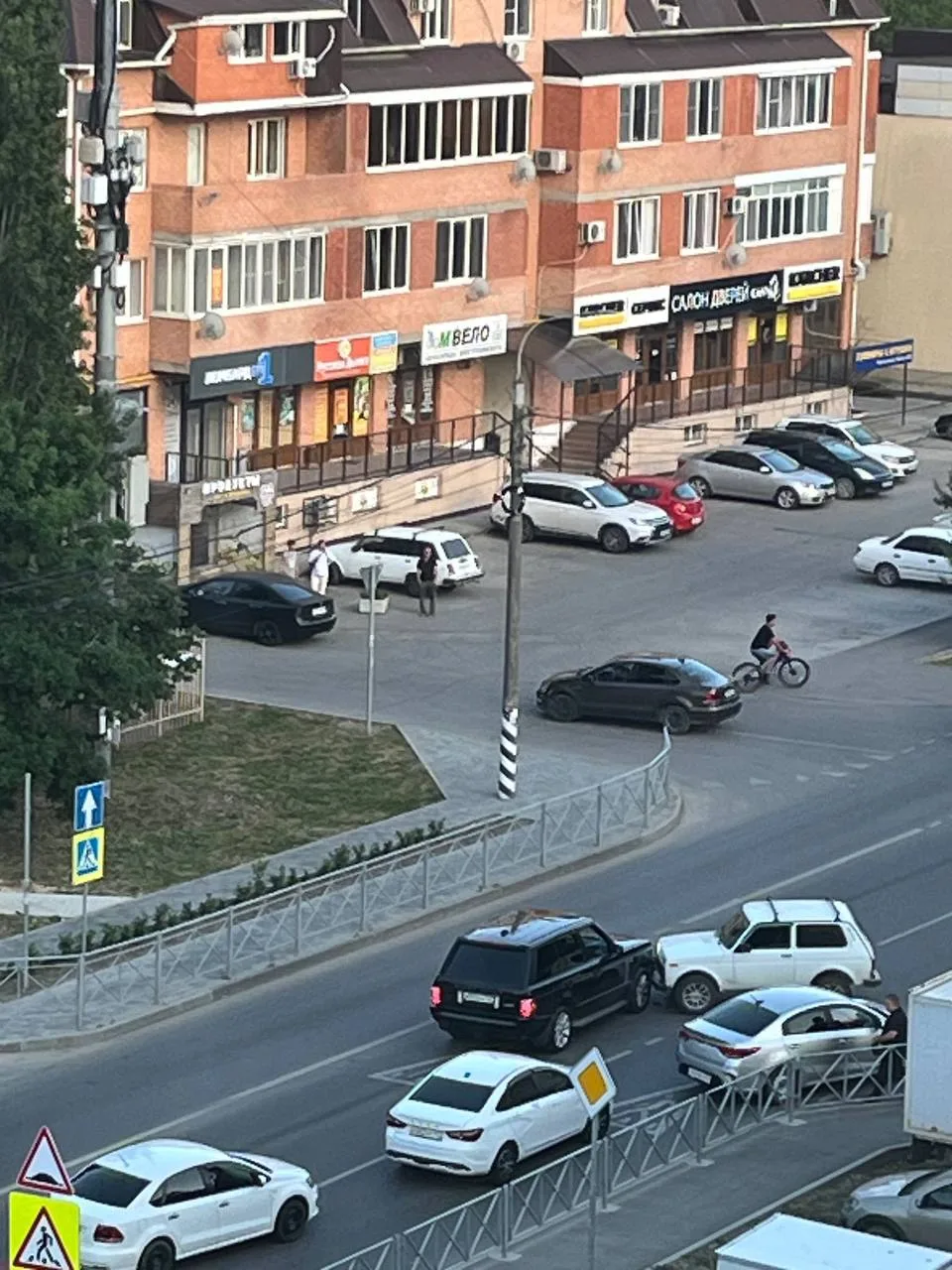 ДТП на Объездной возле магнита,пробка в сторону Красной Площади