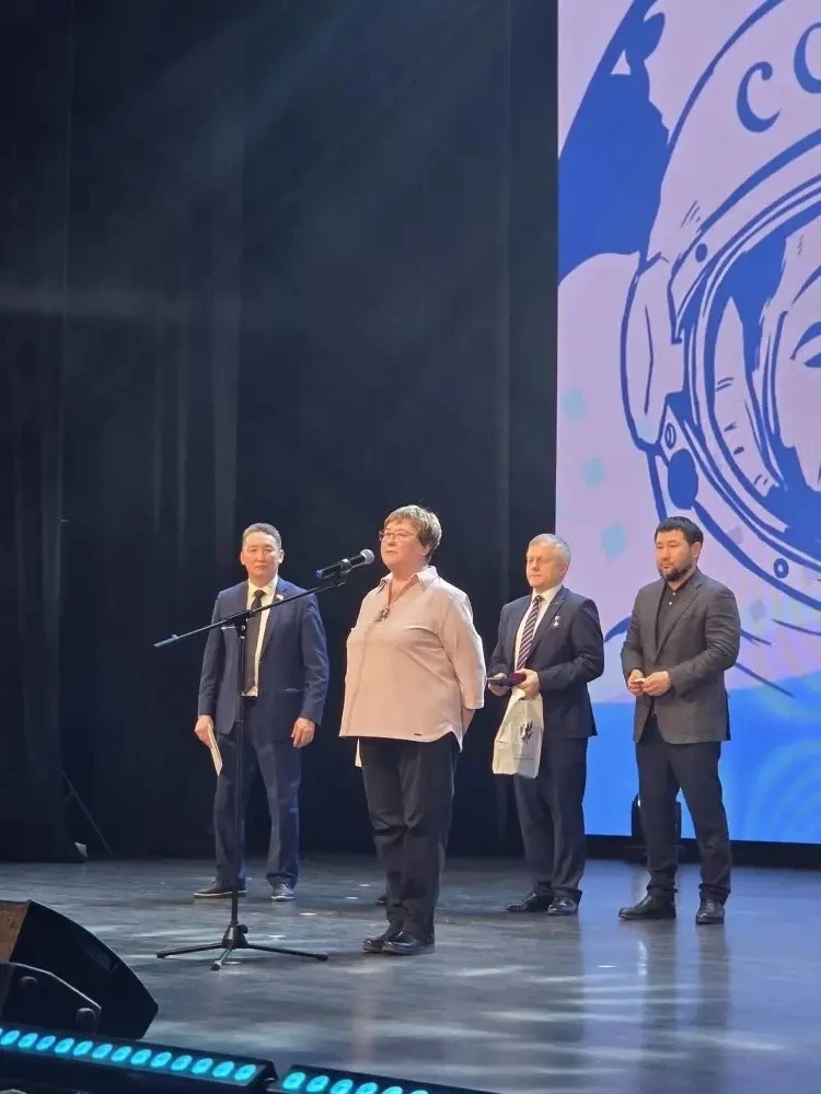 65-ЛЕТИЮ ПОКОРЕНИЯ КОСМОСА ПОСВЯЩАЕТСЯ...  Не перевелись ещё на Руси юные "кулибины" и "самоделкины"
