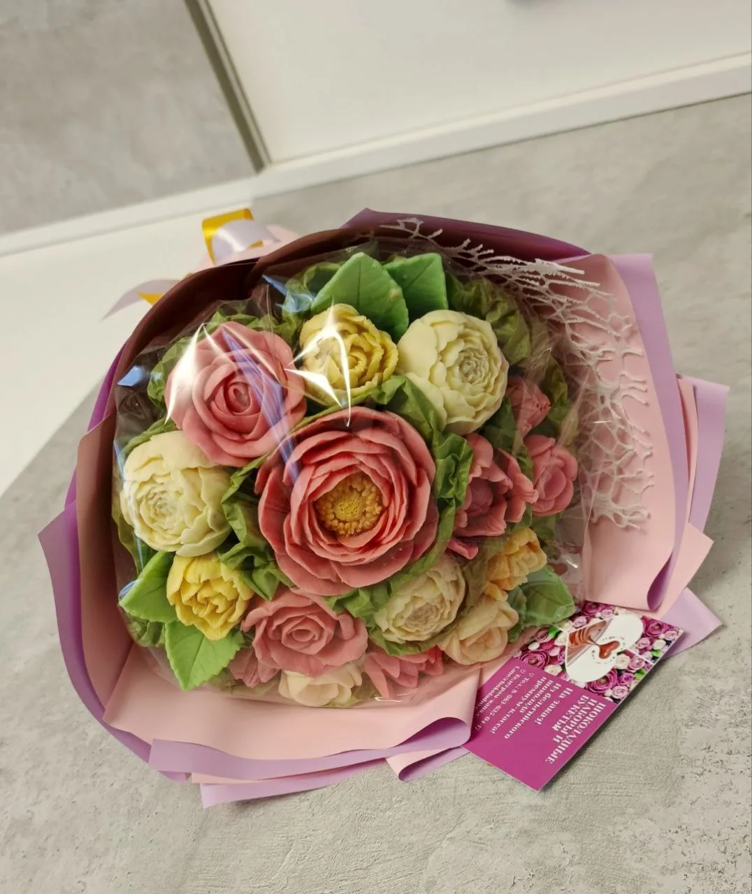 💐  Шоколадный букет "Летнее настроение!"

🤎✨🤎 Шоколад: белый бельгийский

🥝💫🍇 Наполнение: минд