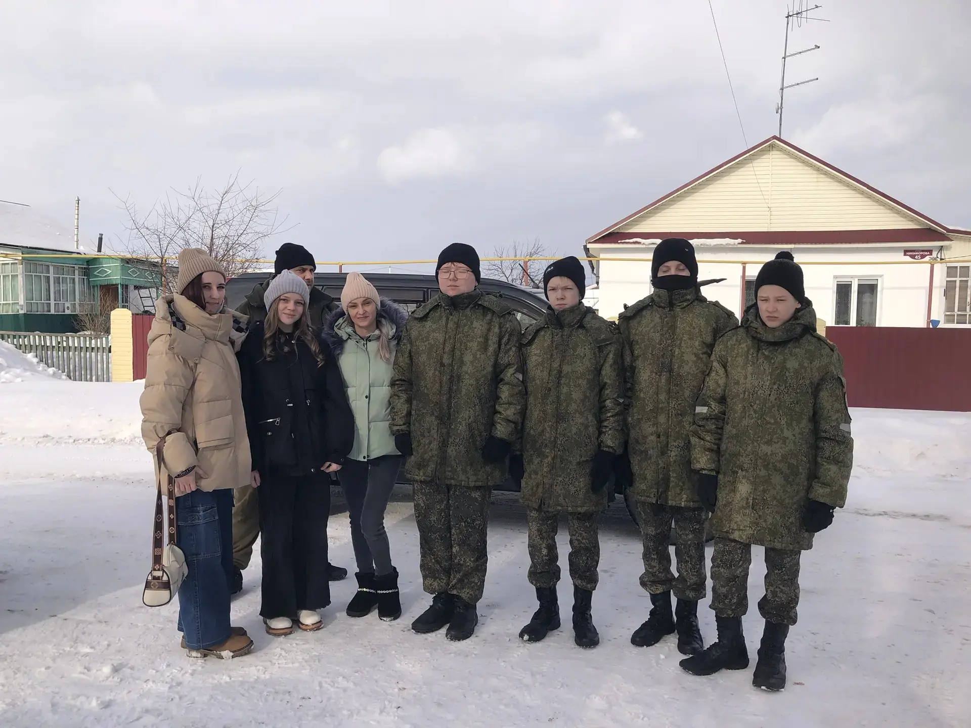 В преддверии 23 февраля учащиеся нашей школы организовали сбор гуманитарной помощи для ...