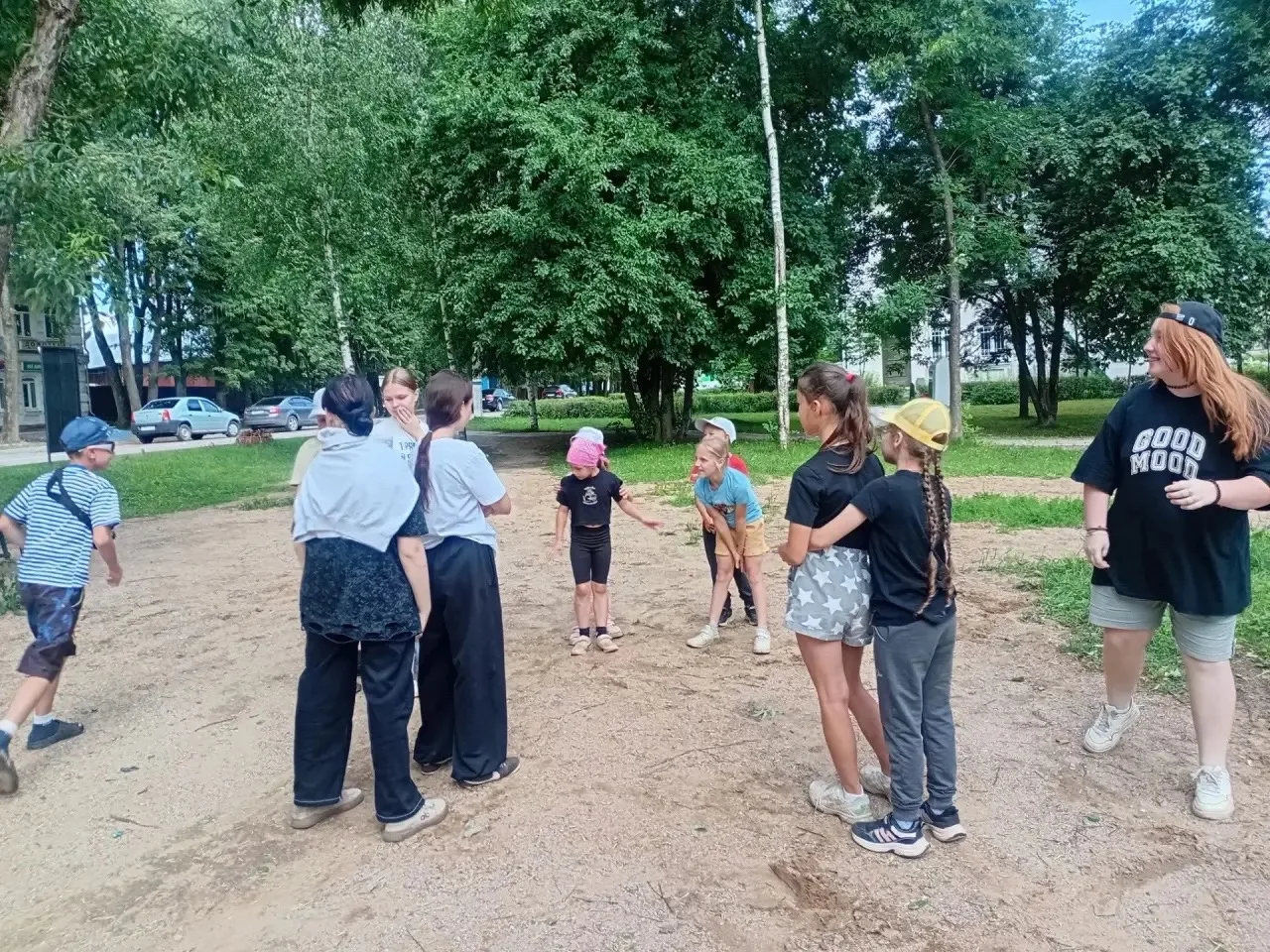 Третий день в лагере прошел под знаком активности и безопасности! 

🤸 Утро: День начался с бодрящей