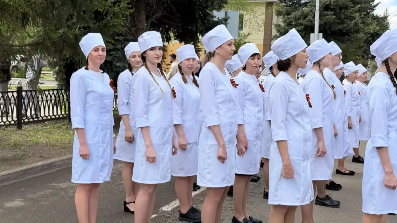 🕊 В День Победы 36 медработников Ишимбайской ЦРБ прошли в парадной колонне    🏥 В годы Великой Отече